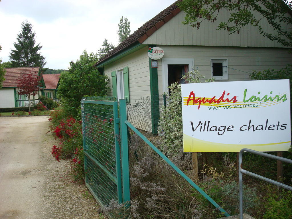 Village-Chalets Le Ru Du Pre Deux Rivieres Rum bild