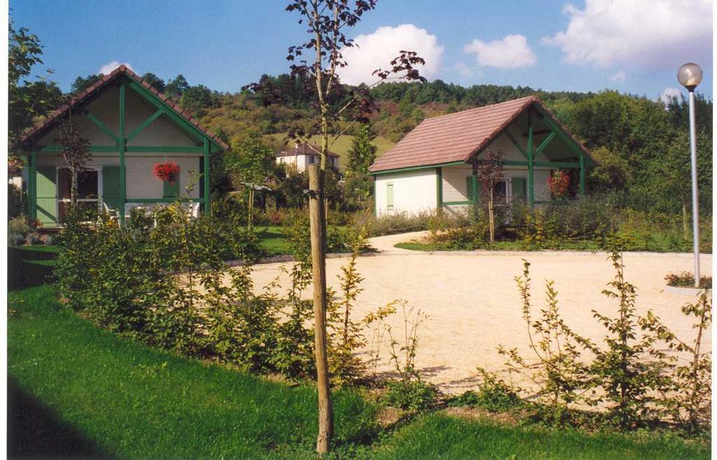 Village-Chalets Le Ru Du Pre Deux Rivieres Exteriör bild